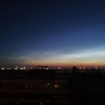 Петербуржцы заметили в небе редкие серебристые облака
