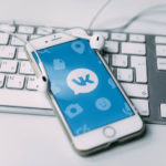«ВКонтакте» сможет распознавать неприличные жесты