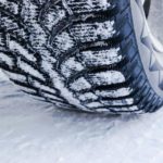 Преимущества шипованных зимних шин